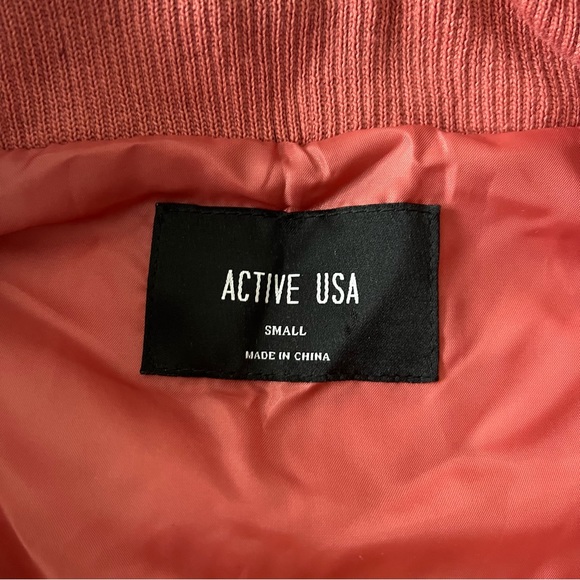 Vest - Picture 3 of 3